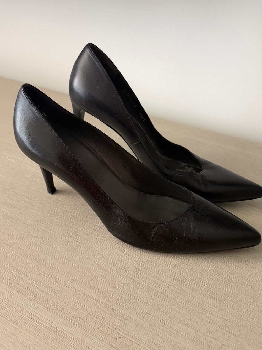 Stuart Weitzman Black Leather Pointed Toe Pumps / Heels